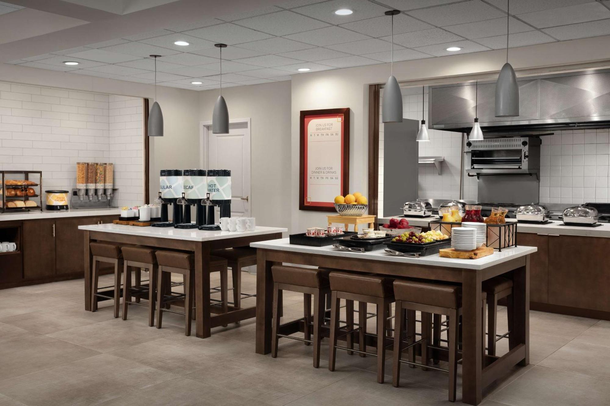 Hilton Garden Inn Philadelphia-Fort Washington Exteriör bild