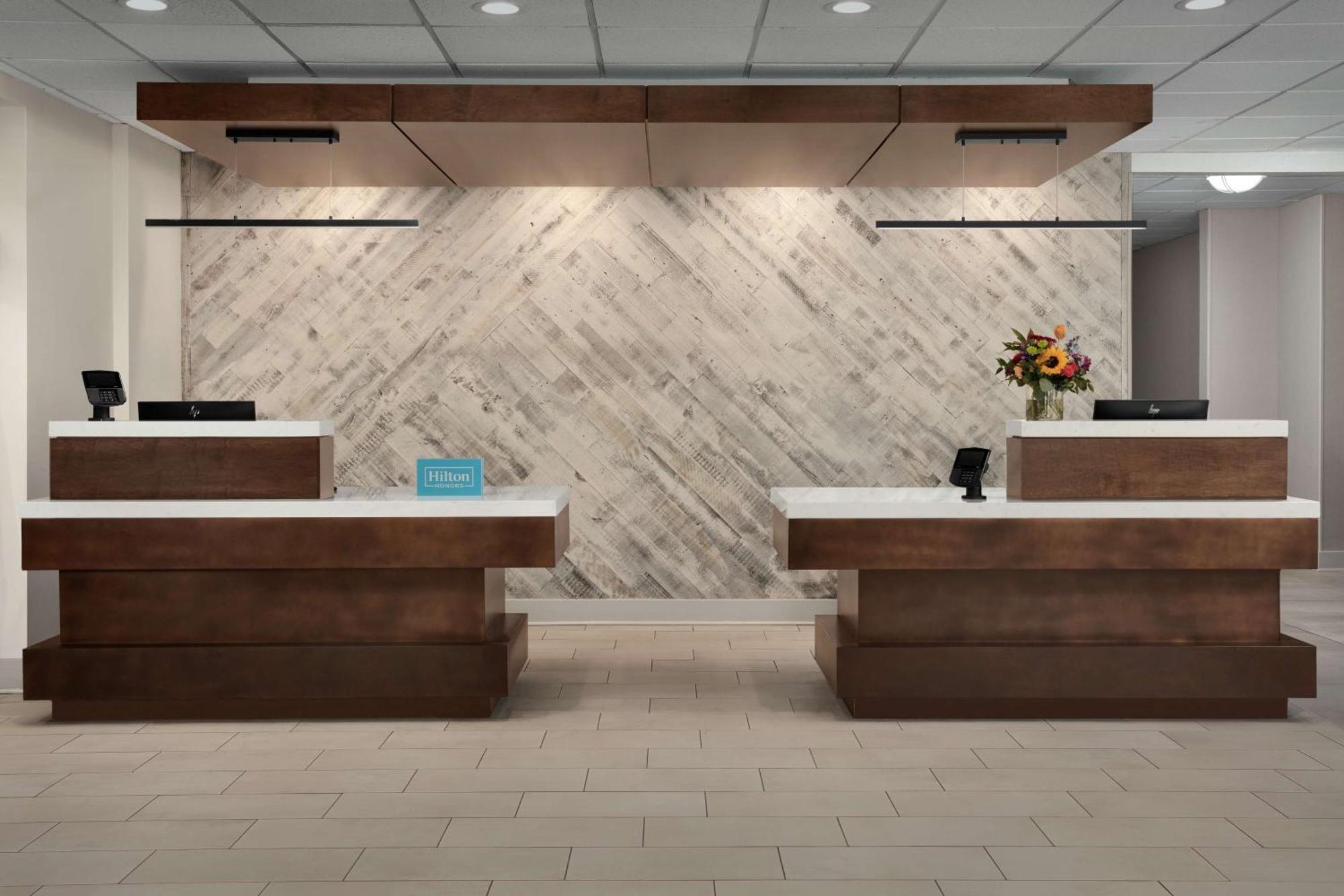 Hilton Garden Inn Philadelphia-Fort Washington Exteriör bild